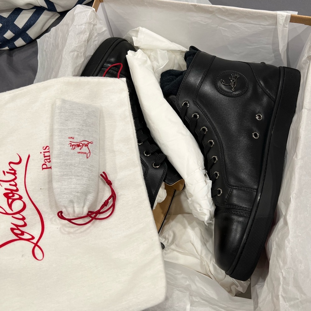 Christian Louboutin Mens size 9.5 in beautiful condition
